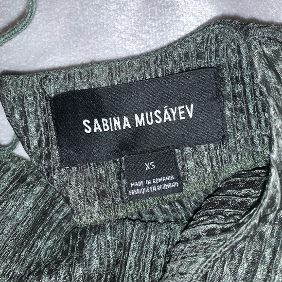 Sabina Musayev green blossom crinkle pleated Midi Dress side slits short sleeve - Picture 4 of 5